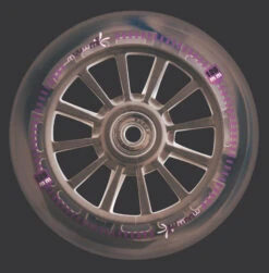 Muuwmi Kickscooter 125 Mm NEON With Lighting Wheels 18 Muuwmi Kickscooter 125 Mm NEON With Lighting Wheels -Rollerz Store k03f10e81c3d487298a03799ce7935f1c