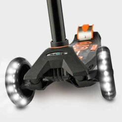 Maxi Micro Light Up Three Wheeled Scooter For 5-12 Year Olds 26 Maxi Micro Light Up Three Wheeled Scooter For 5-12 Year Olds -Rollerz Store k5e4adb30e7695b9bd877f42b2c776c81