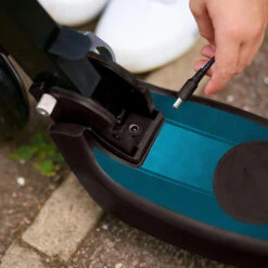 Zinc E4 Electric Scooter -Rollerz Store k61da3a8b61dec7e7a8c4ea9427acae09