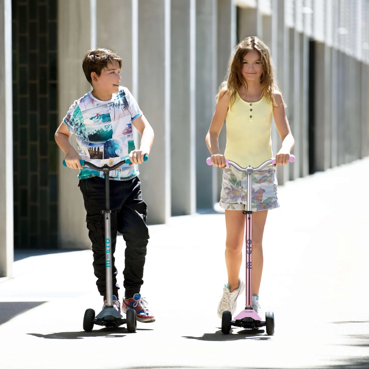 Maxi Micro Deluxe Pro Scooter - Purple - 3 Wheel Scooter For 5 16 Maxi Micro Deluxe Pro Scooter - Purple - 3 Wheel Scooter For 5 - Image 14