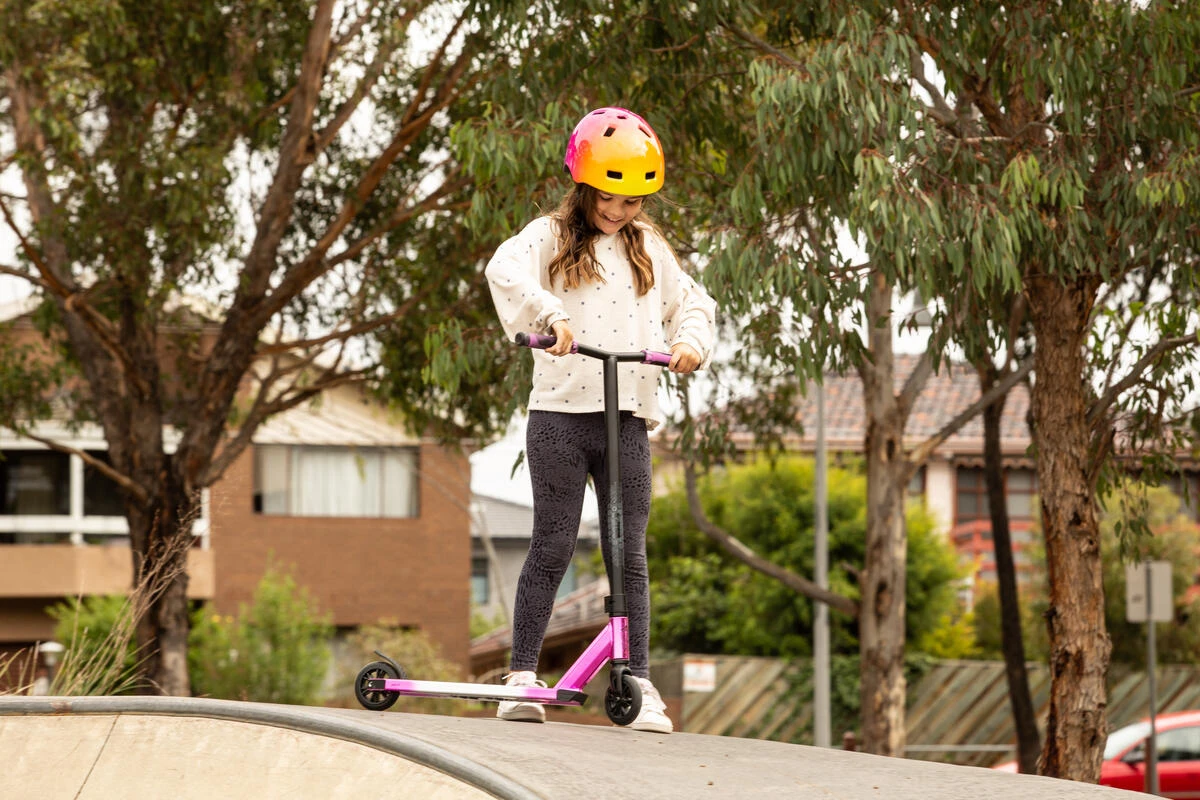 SULLIVAN Antic Stunt Scooter, Electro Pink 4 SULLIVAN Antic Stunt Scooter, Electro Pink - Image 2