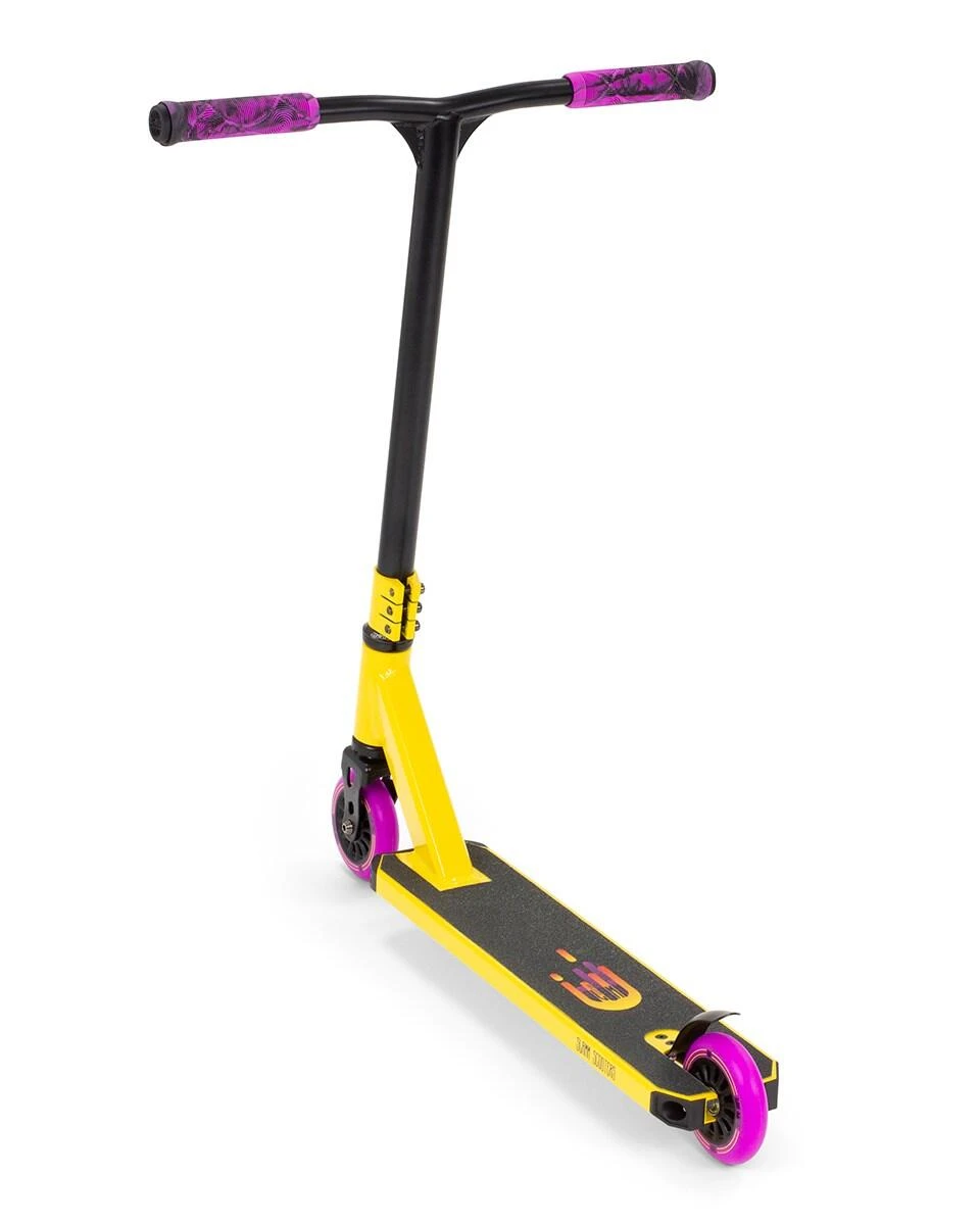 Tantrum V9 Stunt Scooter - Black/Purple 13 Tantrum V9 Stunt Scooter - Black/Purple - Image 11
