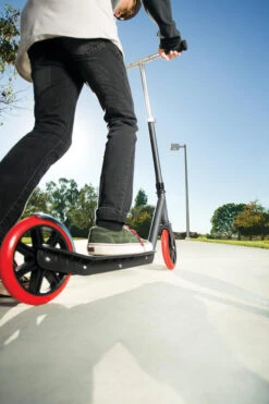 RAZOR Carbon Lux -Rollerz Store ke275d8ba13fcaabe4f3c7708a39427ba